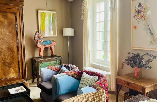 Saint-Nicolas-de-Sommaire Bed & Breakfast | Juste le bruit des fleurs