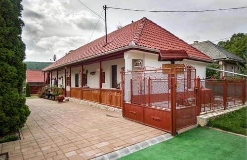 Fuzer House | Kék-Túra Vendégház