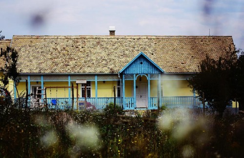 Polany House | Kéktornácos Ház