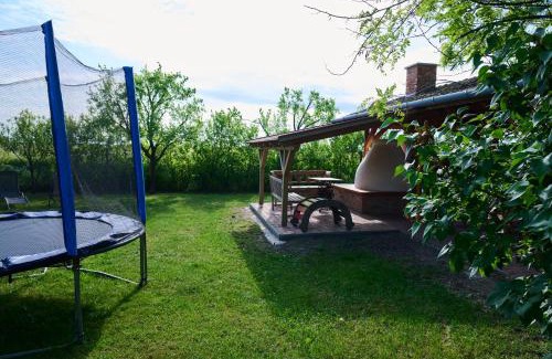 Hodmezovasarhely House | Kőris Tanya