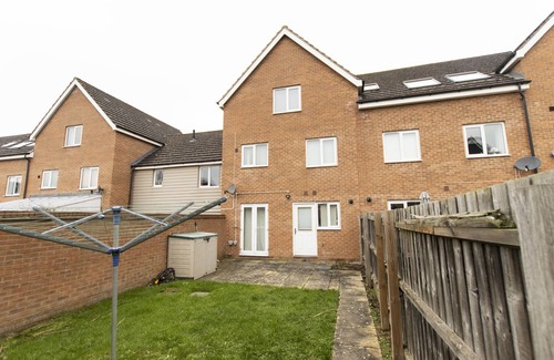 Norwich House | K Suites - Comfy 4 bed House w/free parking