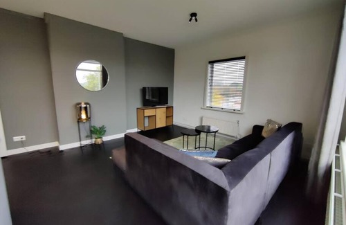 Eindhoven Apartment | k50159 Spacious and modern apartment near the city center, free parking