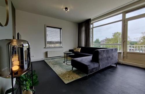 Eindhoven Apartment | k50159 Spacious and modern apartment near the city center, free parking