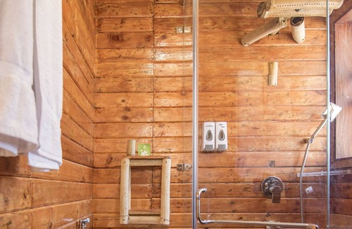 Gagar Ski Chalet | Kaath Maati-Luxurious woodem two storied Treehouse in the lap of nature