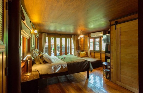 Song Phi Nong Resort | Kaengkrachan Boathouse Paradise Resort