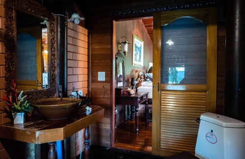 Song Phi Nong Resort | Kaengkrachan Boathouse Paradise Resort