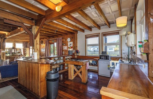 Rangataua Cabin | Kaha Lodge | Family Style Escape Near Mt. Ruapehu | Sleeps up to 20