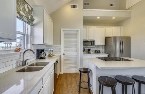 Sands Of Kahala Beach House | Kahala Beachfront Home