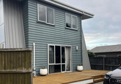 South Bay House | Kaikoura Blue haven in the bay