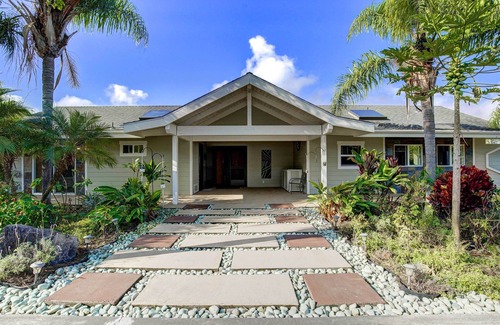 Kalaoa Cottage | Kailua-kona House w/Balcony & Ocean Views!