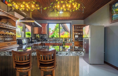 Penas Blancas Villa | Kaluma Sloth Farmstay Villa La Fortuna