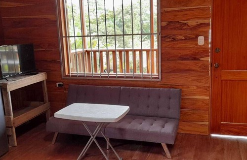 Quebrada La Gamba House | Kami House conveniently located near the beach perfect for a couple or family.