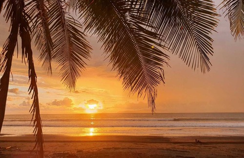 Quebrada La Gamba House | Kami House conveniently located near the beach perfect for a couple or family.