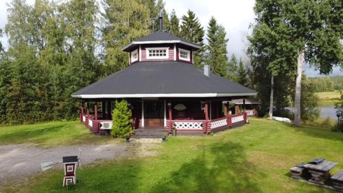 Saarijarvi Villa | Karhunhovi