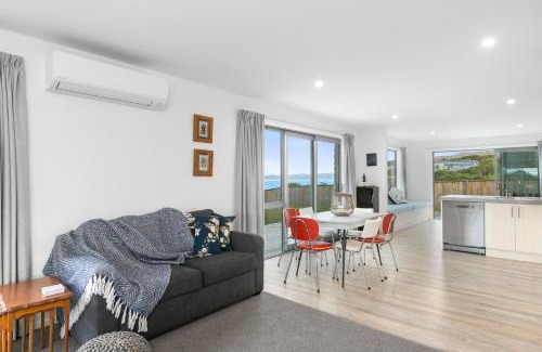 Karitane House | Karitane Beach Retreat - Karitane Holiday Home