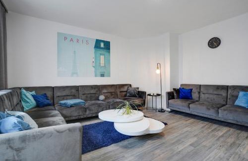 Innenstadt Apartment | KATIES Apartments Augsburg - Zentral - 4 Zimmer - 7 Personen - 2 Parken - Nintendo Switch - DisneyPlus - E-Kamin