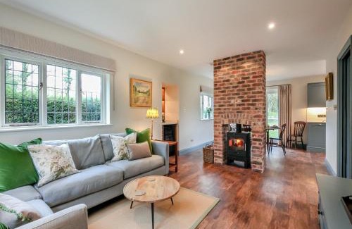 Pulborough House | Keeds Cottage