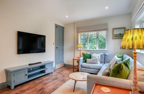 Pulborough House | Keeds Cottage