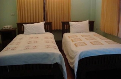 Phon Phisai House | Keerawan House Rim Khong