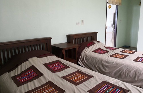 Phon Phisai House | Keerawan House Rim Khong