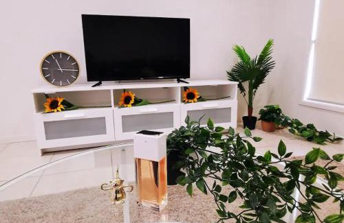 Kellyville House | Kellyville Adorable 5Br - Closed to Shops & Parks