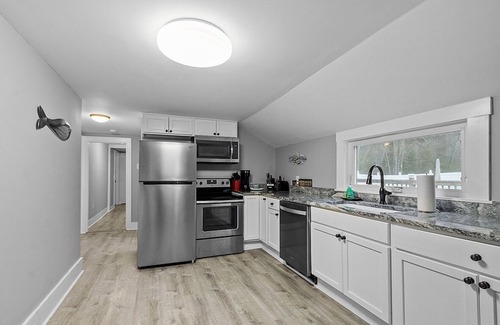 Kennebunk House | Kennebunk/Kennebunkport Beach House with Swimming Pool!