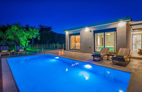 Fiolitis Villa | Kentia - 3 Bedroom Villa with Private Pool and Garden view