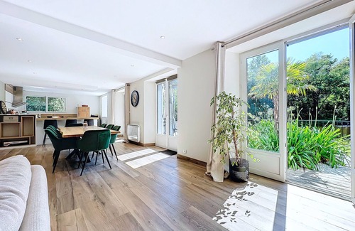 Saint-Pierre Ski Chalet | *Ker Lenn* au bord d'un étang, jolie propriété