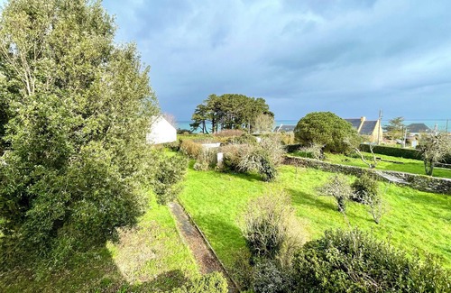 Groix House | KerPaulAnna Maison Familiale between Port Tudy and the village
