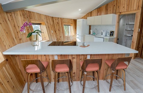 Pirates Beach House | Kettle House - As Seen On TV - Island Famous