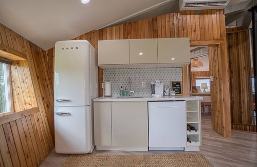 Pirates Beach House | Kettle House - As Seen On TV - Island Famous