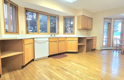 Mohawk House | *Keweenaw Unparalleled Lake side Lodge or a top-tier Arctic ski resort*