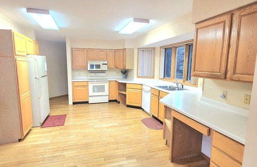 Mohawk House | *Keweenaw Unparalleled Lake side Lodge or a top-tier Arctic ski resort*