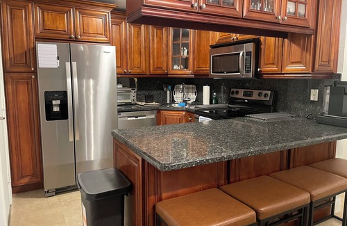 Key Biscayne Condo | Key Biscayne Condo, 3 minute walk to the beach