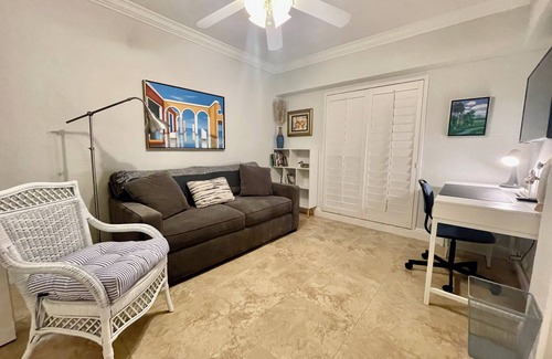 Key Biscayne Condo | Key Biscayne Condo, 3 minute walk to the beach