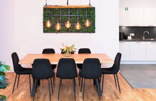 Osterreicher Kolonie Apartment | KeyHosting: Large apartment - Central - Parking lot - Netflix - 8 guests