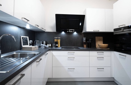 Osterreicher Kolonie Apartment | KeyHosting: Large apartment - Central - Parking lot - Netflix - 8 guests