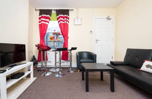 Birmingham House | ☆Keyworkers only in lockdown ☆