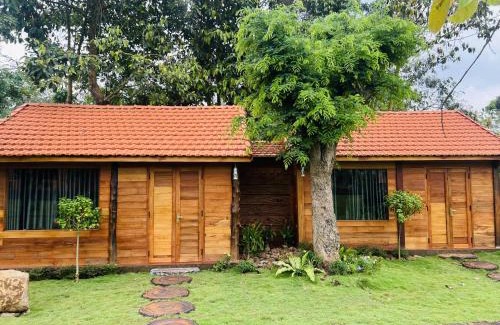 Chau Duc Cabin | Khu Nghỉ dưỡng Sinh thái Nhà Lụa Retreat