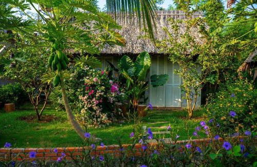 Chau Duc Hotel | Khu Nghỉ Dưỡng Sinh Thái Charm Eco Retreat