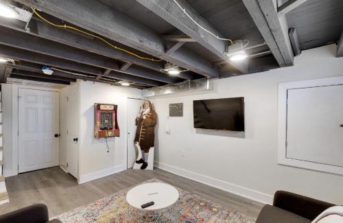 Fishtown House | Kid-Friendly Fishtown Family Retreat with Game Room