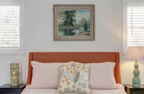 Thunderbolt Cottage | Kimono Cottage - Try on Tiny! 5 minutes to SAV