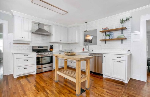 Ruston House | King Beds; Sleeps 8; Game Room; Grill & Patio