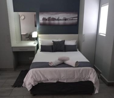 Newton Park Apartment | King Edward Inn 2