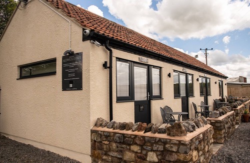 Langford Other | King Ensuite with Shower at Aldwick Estate