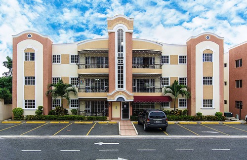 Gregorio Luperon Condo | King Size Finest 3bd Condo| 3A/C| WIFI| TV|Cable !