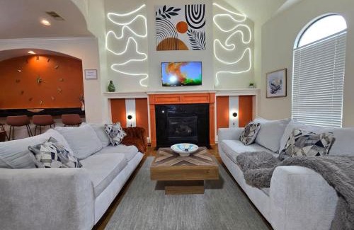 Woodlake - Briar Meadow House | King Suite Retreat Jacuzzi Private Deck 3BR