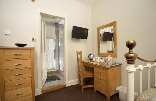 Giggleswick Bed & Breakfast | King William Guest House