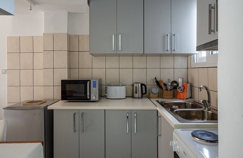 Kypseli Apartment | Kipseli's square apartemnt 1 bedroom 2 pers.