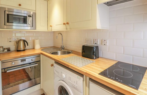 Kelso Cottage | KIRK COTTAGE, pet friendly, with open fire in Hownam